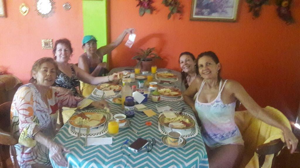 Posada Mama Bella Плайя-Бланка Экстерьер фото
